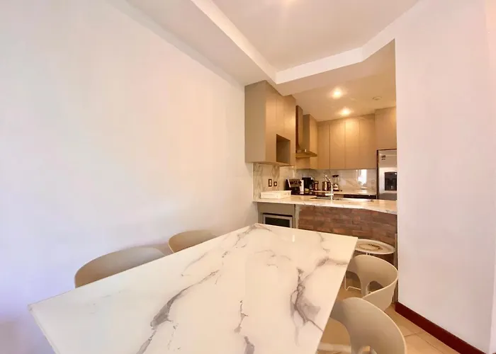 Peninsula 46 - Upscale 2bdr With Jacuzzi - - Fast Wifi - Gym Apartamento