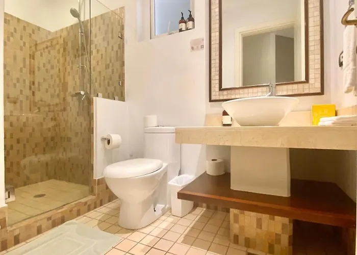 Peninsula 46 - Upscale 2bdr With Jacuzzi - - Fast Wifi - Gym *