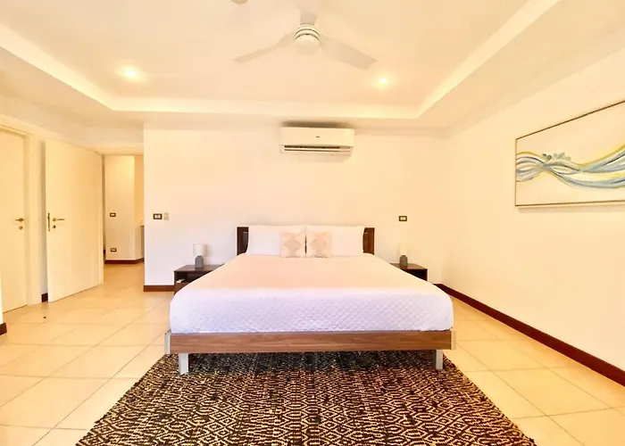 Peninsula 46 - Upscale 2bdr With Jacuzzi - - Fast Wifi - Gym * Tamarindo