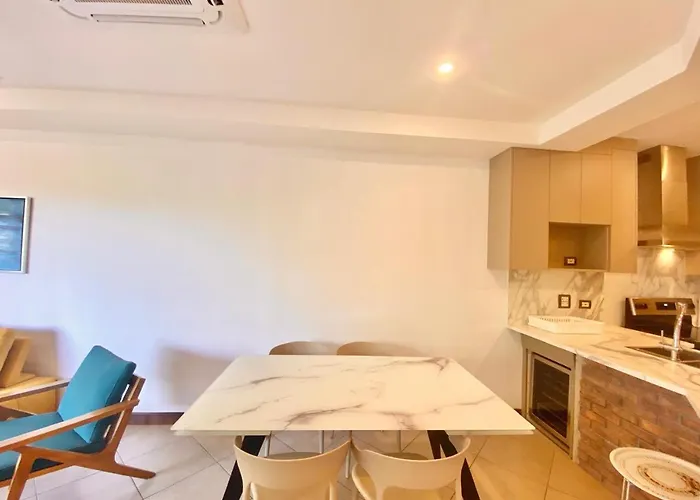Peninsula 46 - Upscale 2bdr With Jacuzzi - - Fast Wifi - Gym